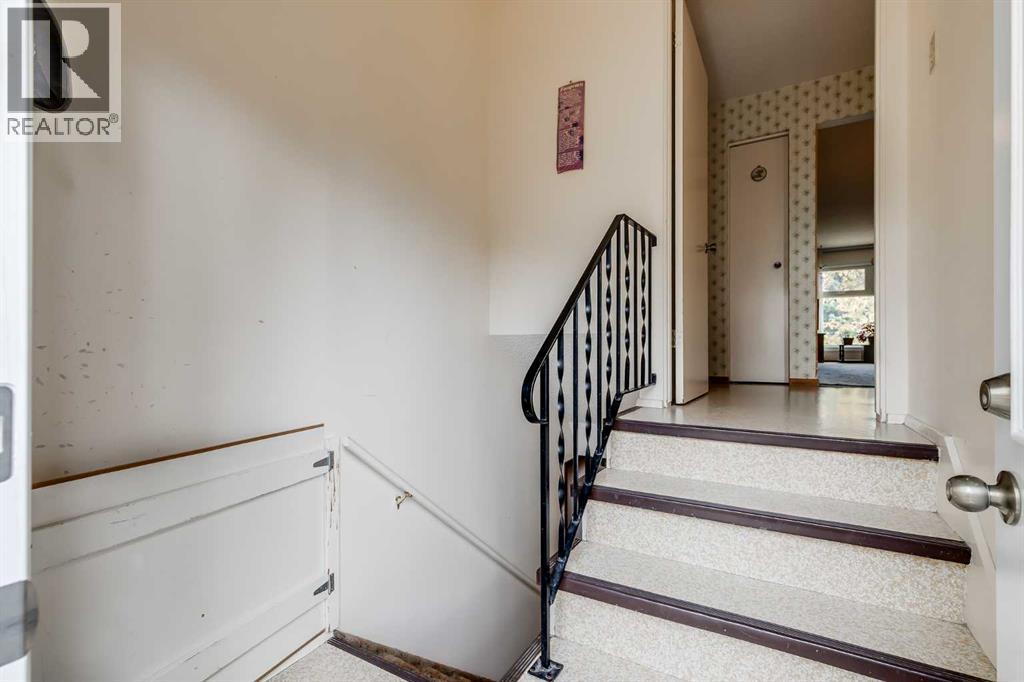 311 Midridge Road Se, Calgary, Alberta  T2X 1E1 - Photo 18 - A2263544