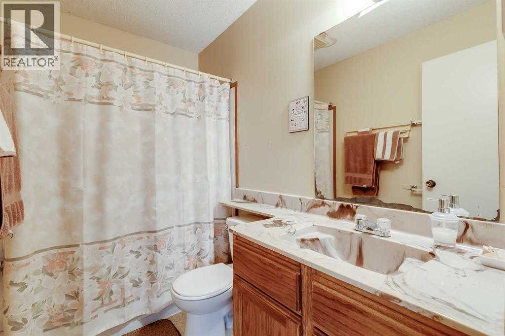 311 Midridge Road Se, Calgary, Alberta  T2X 1E1 - Photo 15 - A2263544