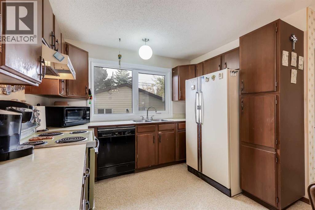311 Midridge Road Se, Calgary, Alberta  T2X 1E1 - Photo 10 - A2263544