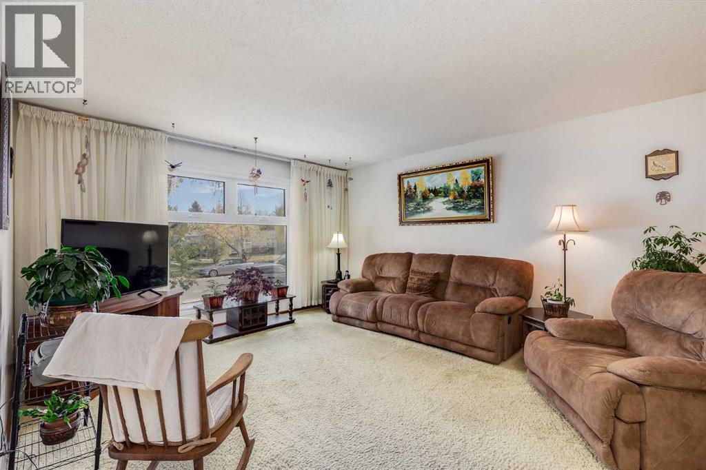 311 Midridge Road Se, Calgary, Alberta  T2X 1E1 - Photo 3 - A2263544