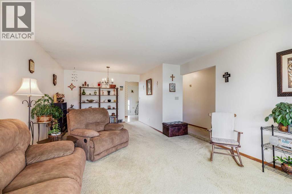 311 Midridge Road Se, Calgary, Alberta  T2X 1E1 - Photo 5 - A2263544