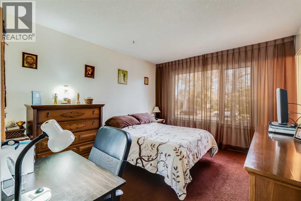311 Midridge Road Se, Calgary, Alberta  T2X 1E1 - Photo 11 - A2263544