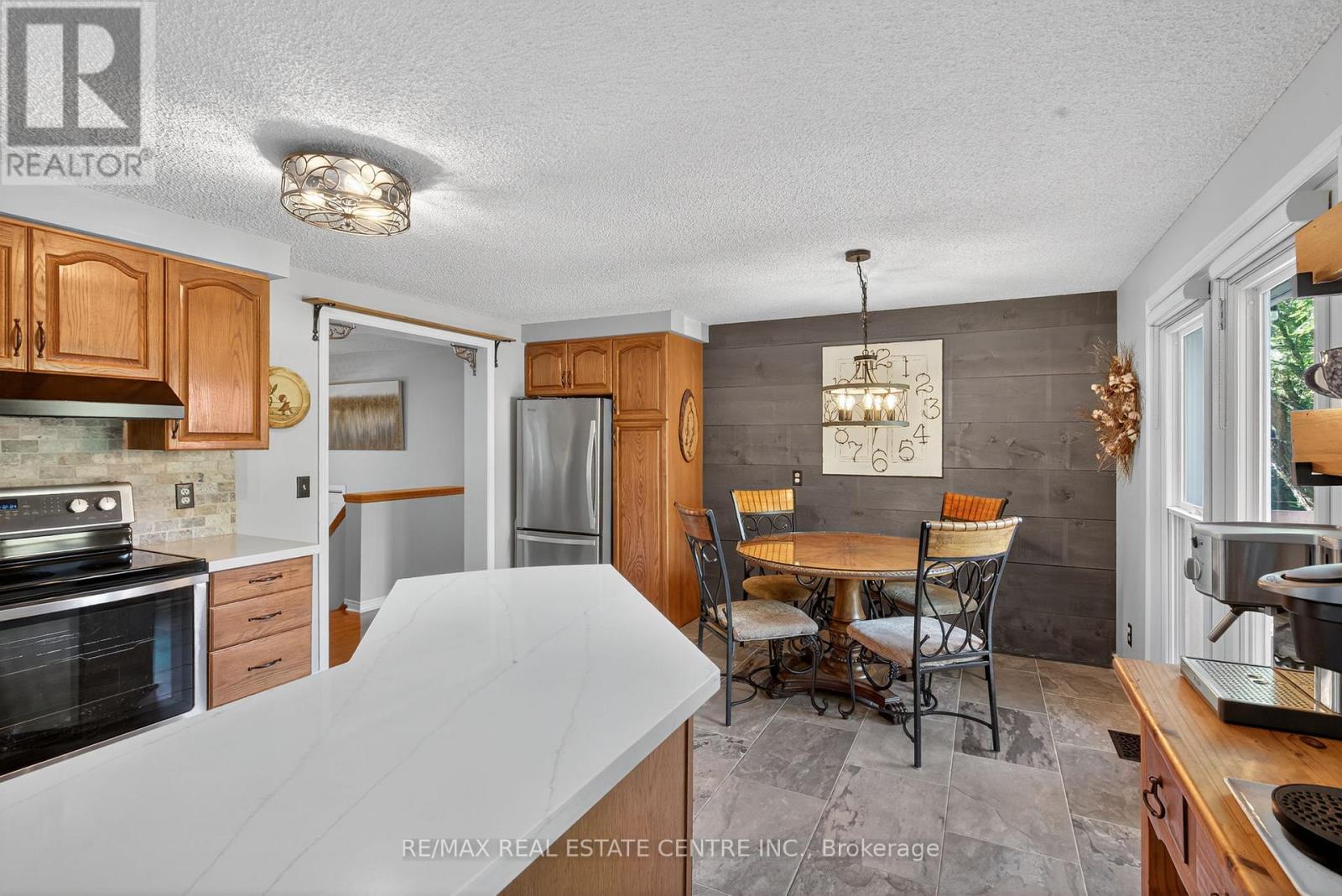 8424 6 Line, Wellington North, Ontario  N0G 2E0 - Photo 10 - X12457296