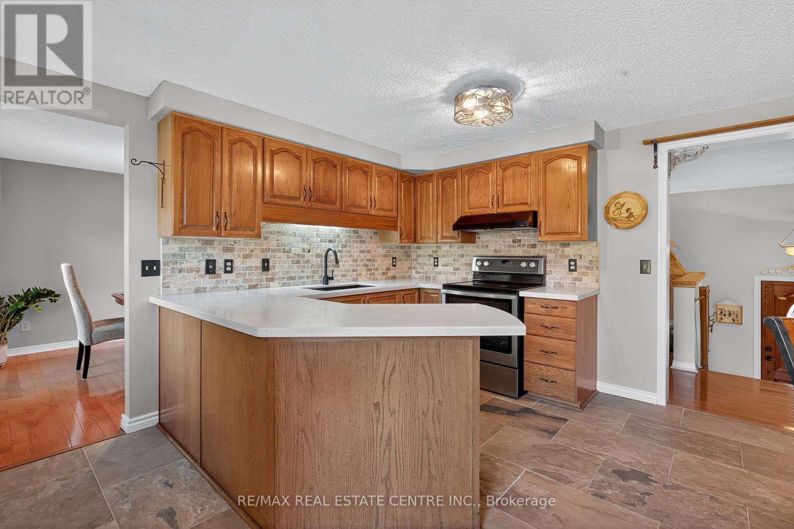 8424 6 Line, Wellington North, Ontario  N0G 2E0 - Photo 13 - X12457296