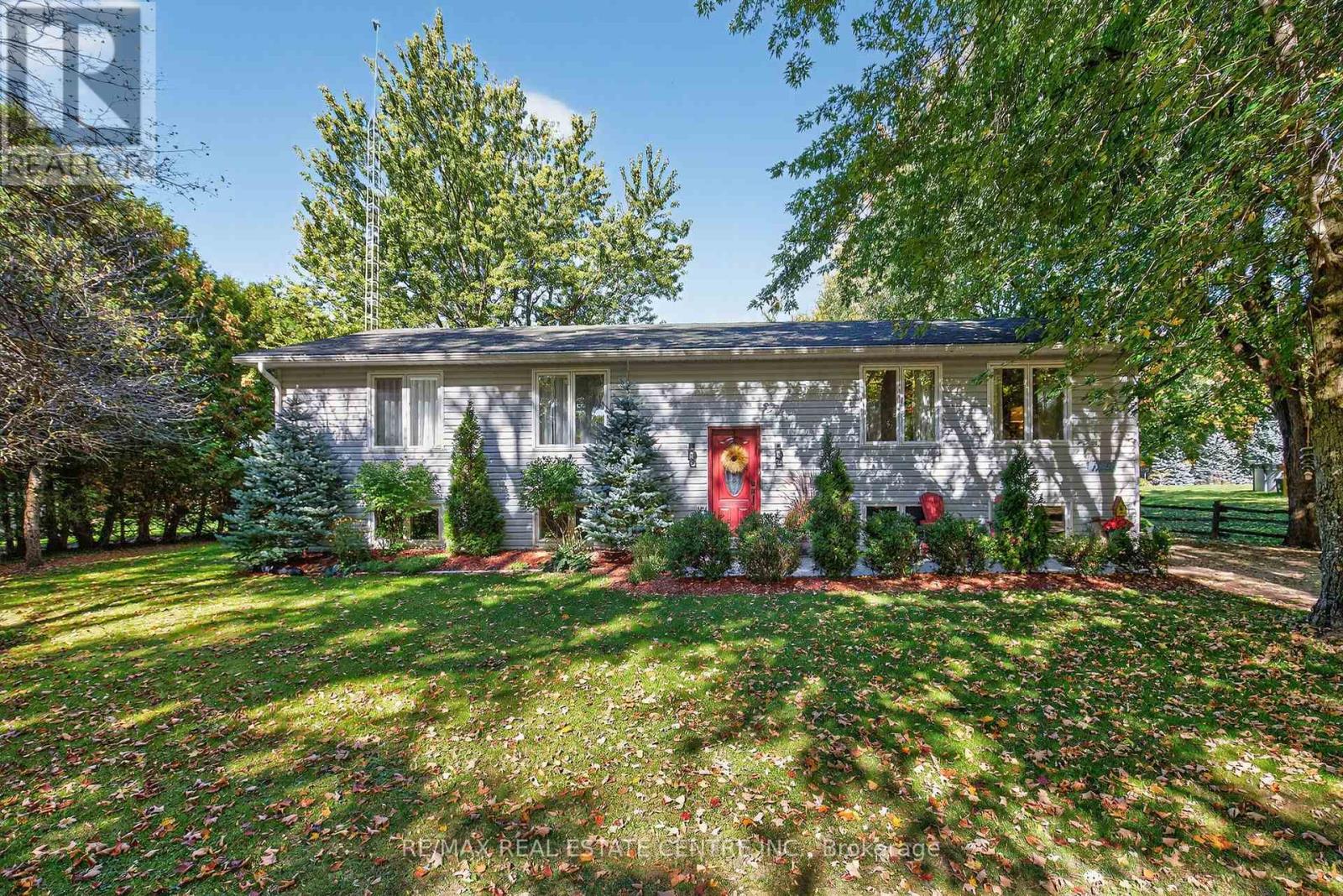 8424 6 Line, Wellington North, Ontario  N0G 2E0 - Photo 2 - X12457296