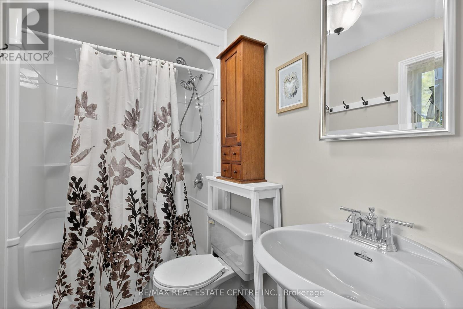 8424 6 Line, Wellington North, Ontario  N0G 2E0 - Photo 20 - X12457296