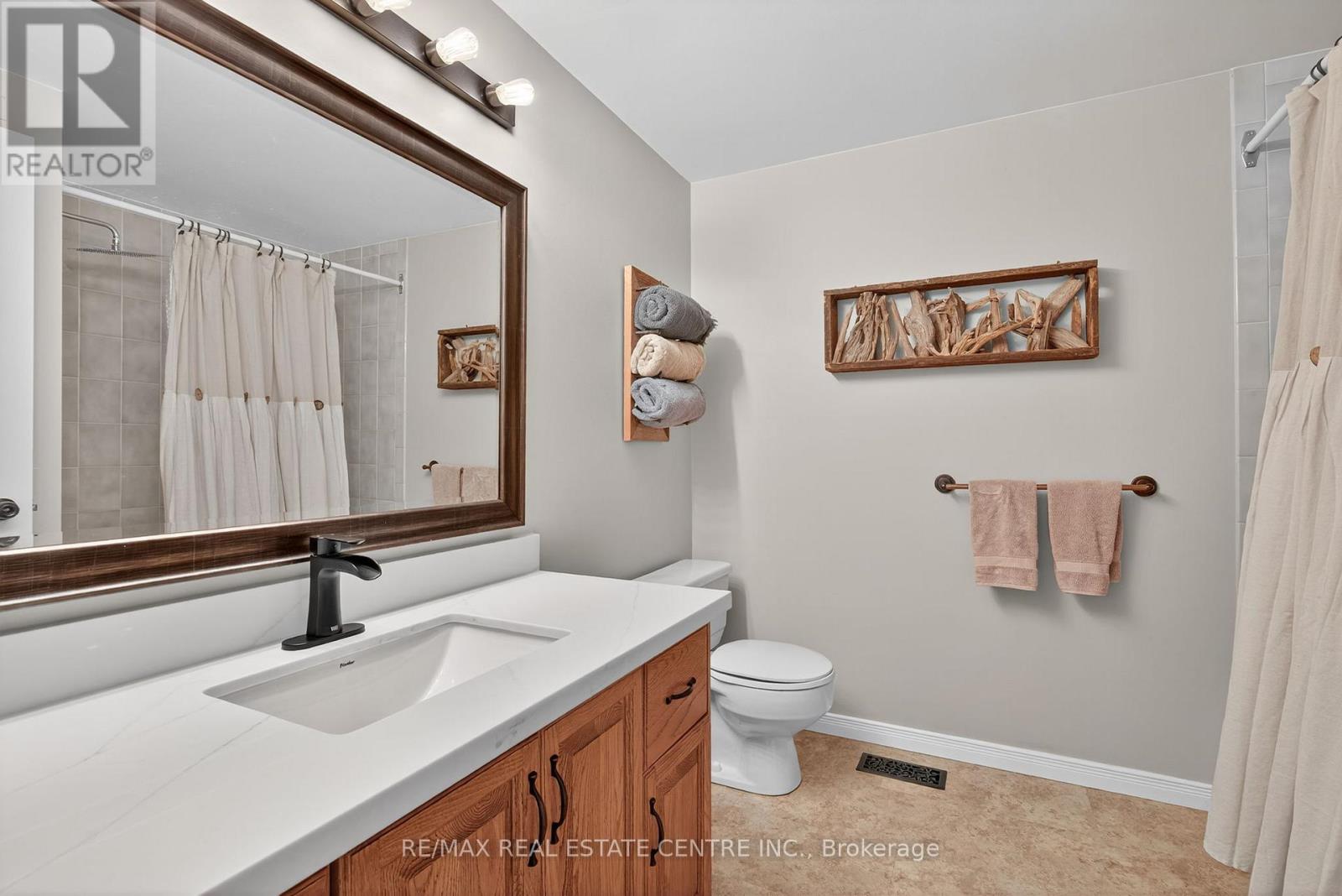 8424 6 Line, Wellington North, Ontario  N0G 2E0 - Photo 22 - X12457296