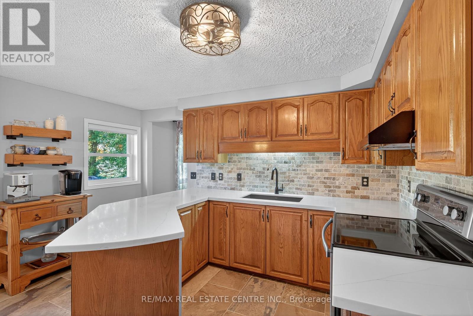 8424 6 Line, Wellington North, Ontario  N0G 2E0 - Photo 25 - X12457296