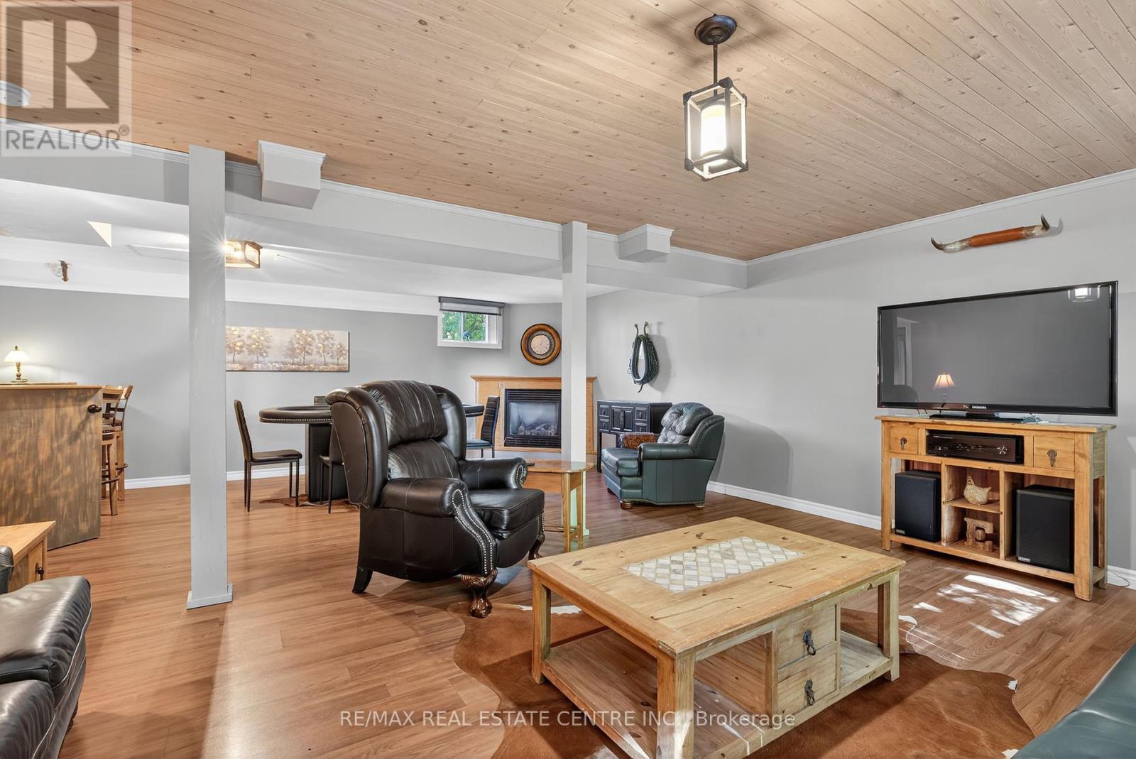 8424 6 Line, Wellington North, Ontario  N0G 2E0 - Photo 29 - X12457296