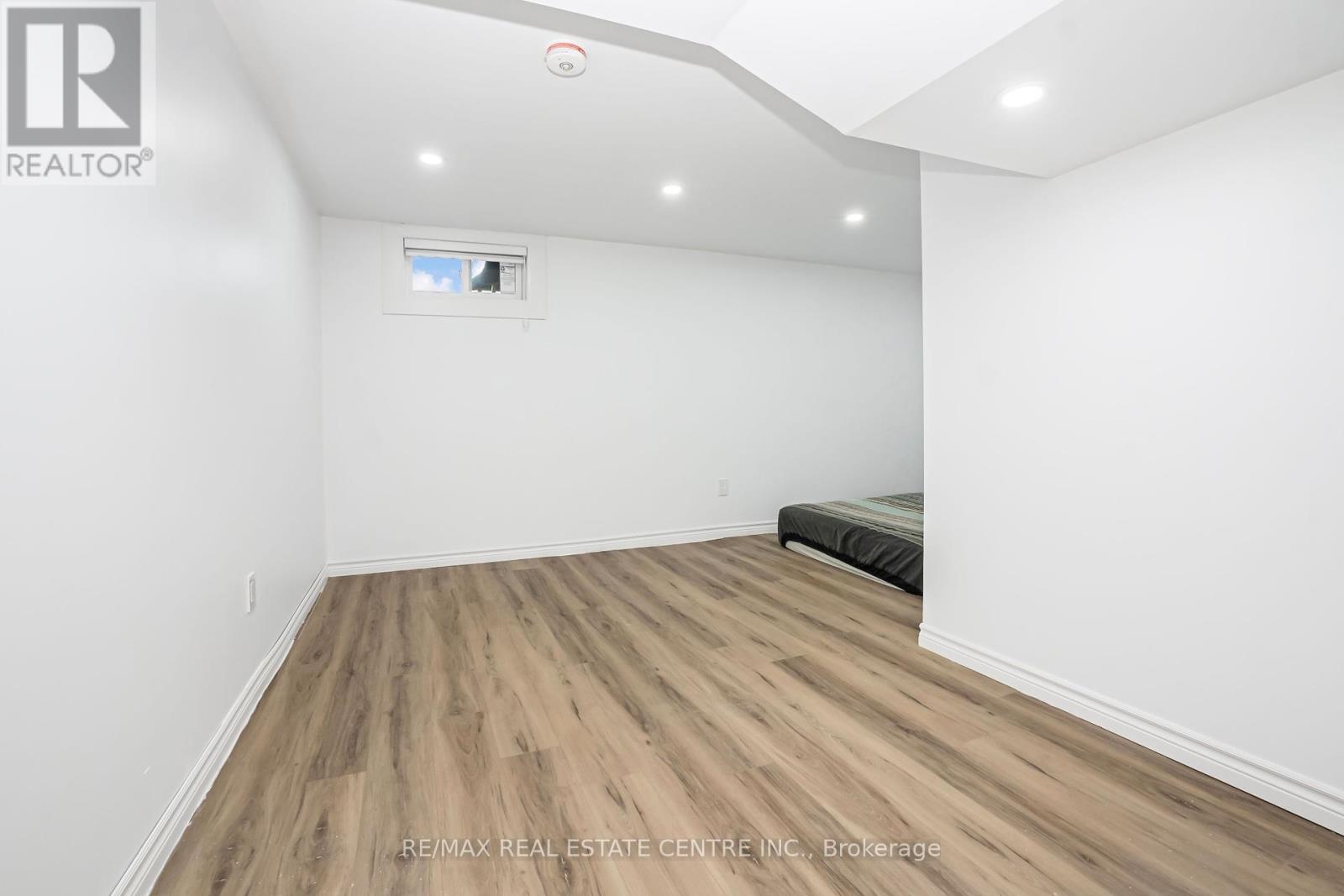 959 Mohawk Road E, Hamilton, Ontario  L8T 2R9 - Photo 40 - X12457299