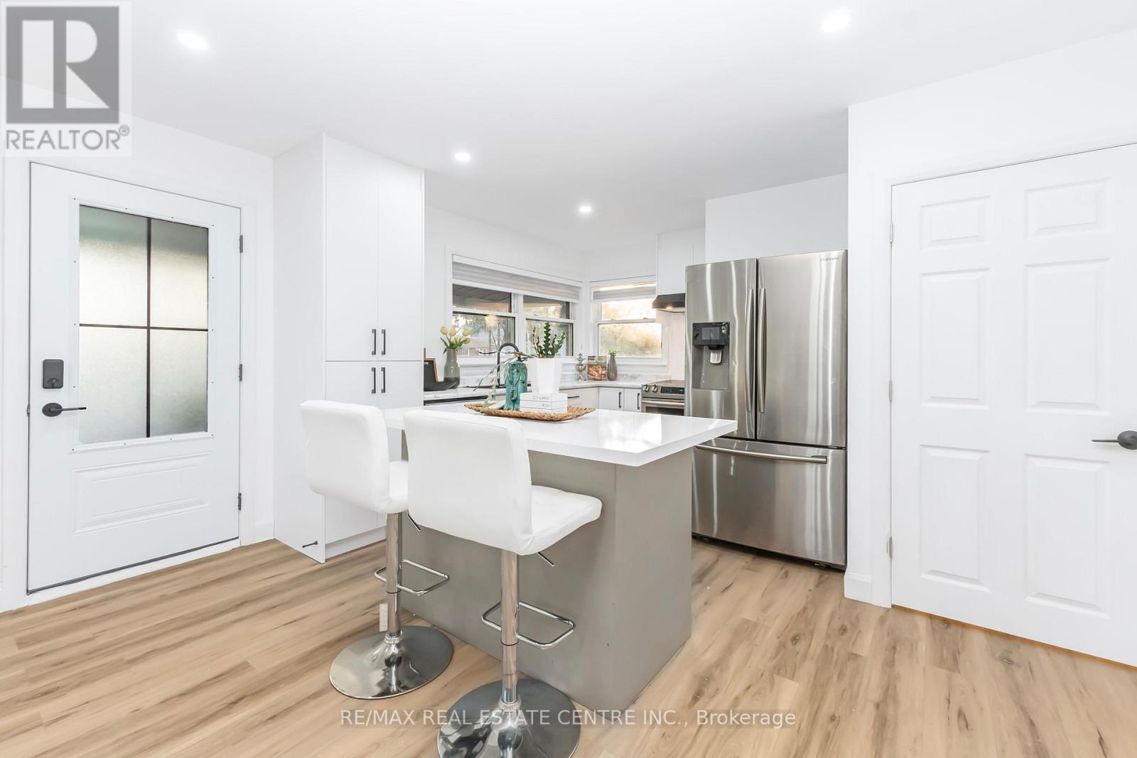 959 Mohawk Road E, Hamilton, Ontario  L8T 2R9 - Photo 8 - X12457299
