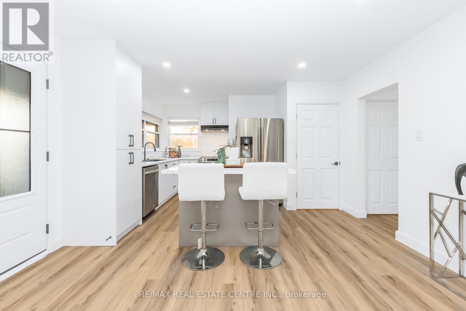 959 Mohawk Road E, Hamilton, Ontario  L8T 2R9 - Photo 9 - X12457299