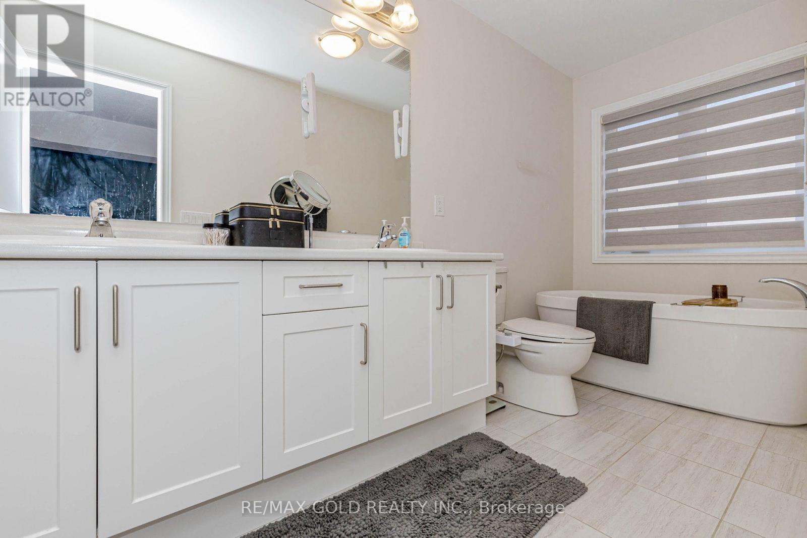 46 Reistwood Drive, Kitchener, Ontario  N2R 0N8 - Photo 23 - X12457336