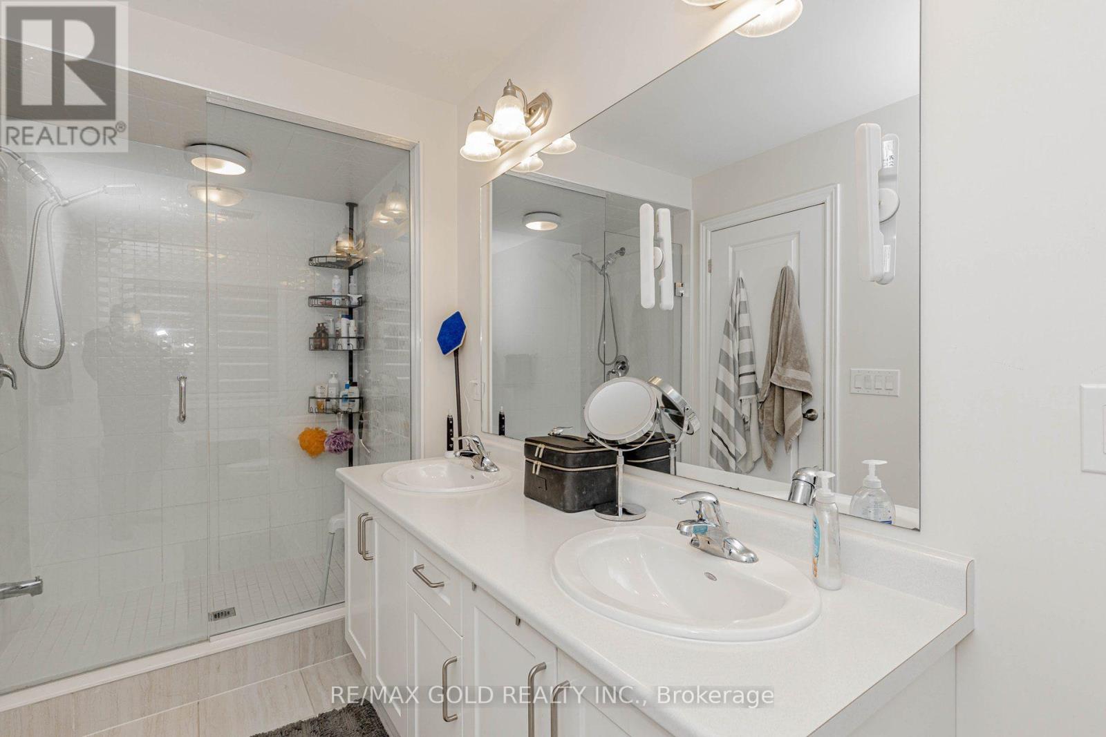46 Reistwood Drive, Kitchener, Ontario  N2R 0N8 - Photo 25 - X12457336