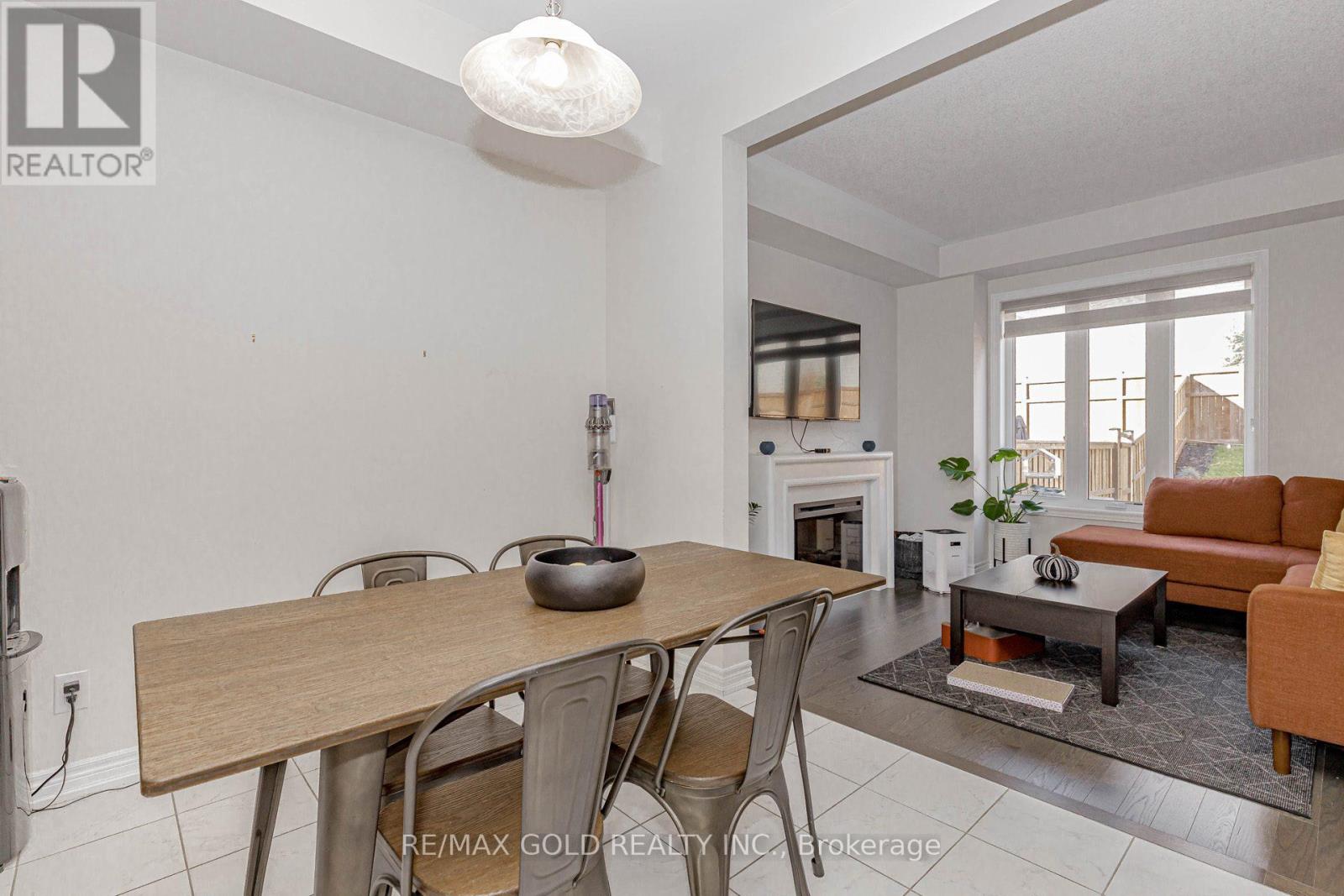 46 Reistwood Drive, Kitchener, Ontario  N2R 0N8 - Photo 7 - X12457336