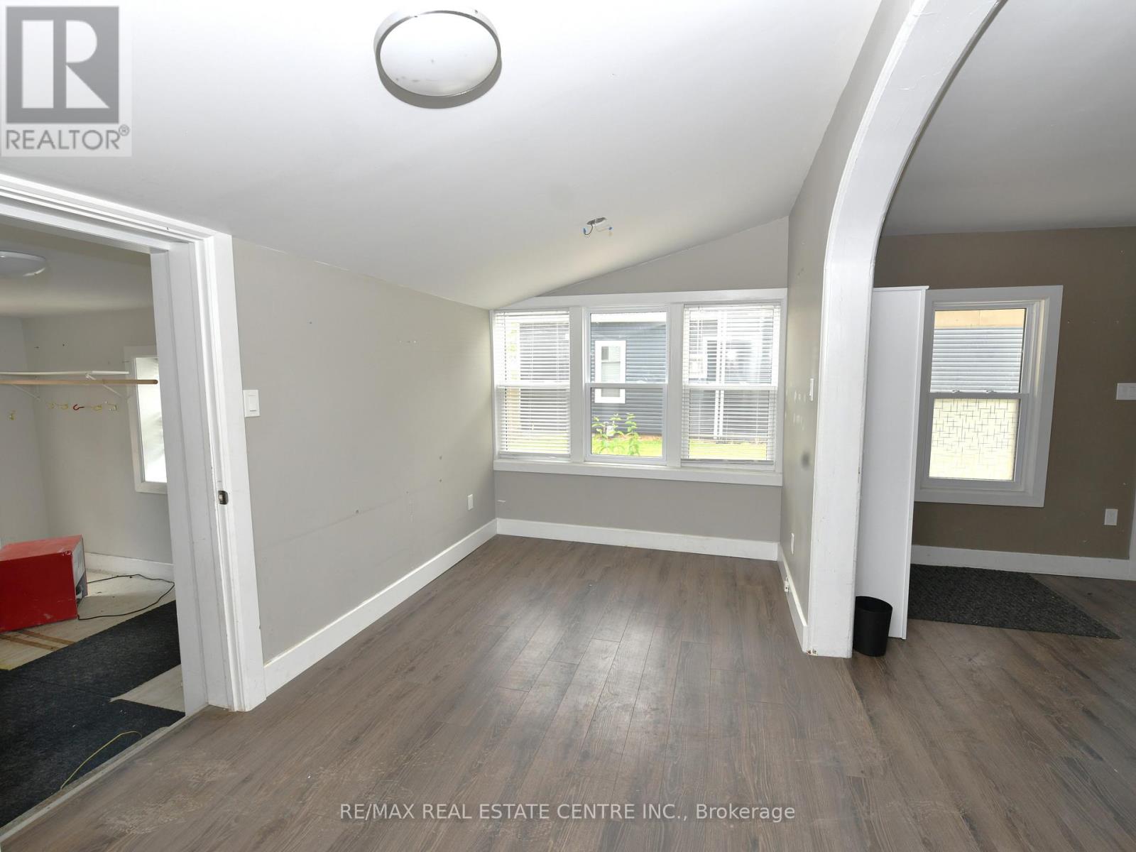 10 Meda Street, St. Thomas, Ontario  N5P 1W5 - Photo 13 - X12457361