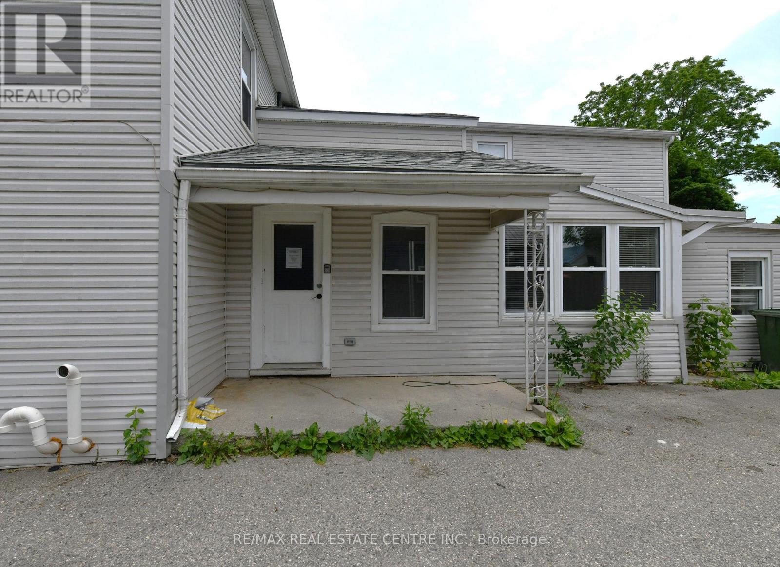 10 Meda Street, St. Thomas, Ontario  N5P 1W5 - Photo 4 - X12457361