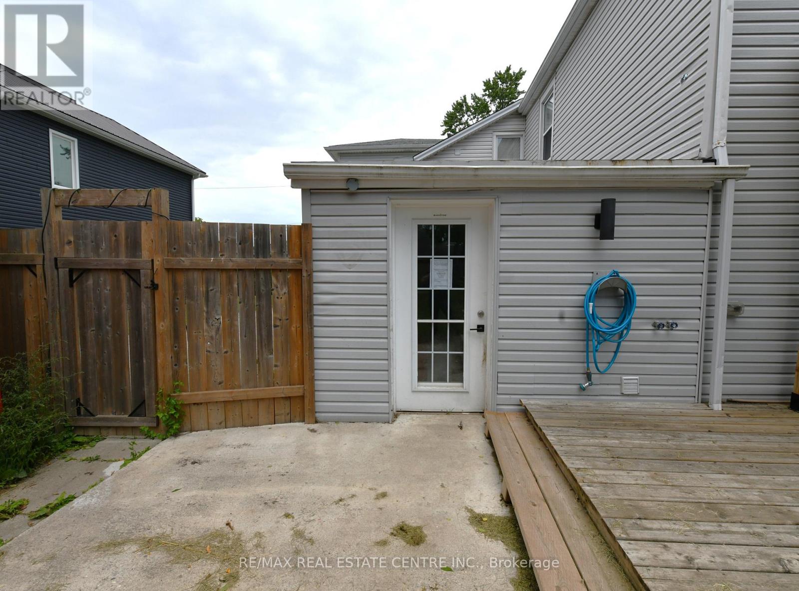 10 Meda Street, St. Thomas, Ontario  N5P 1W5 - Photo 6 - X12457361