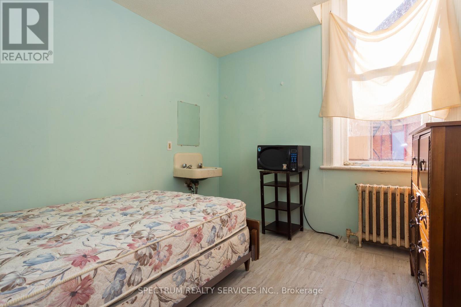 1005 2nd Avenue E, Owen Sound, Ontario  N4K 2H8 - Photo 12 - X12457366