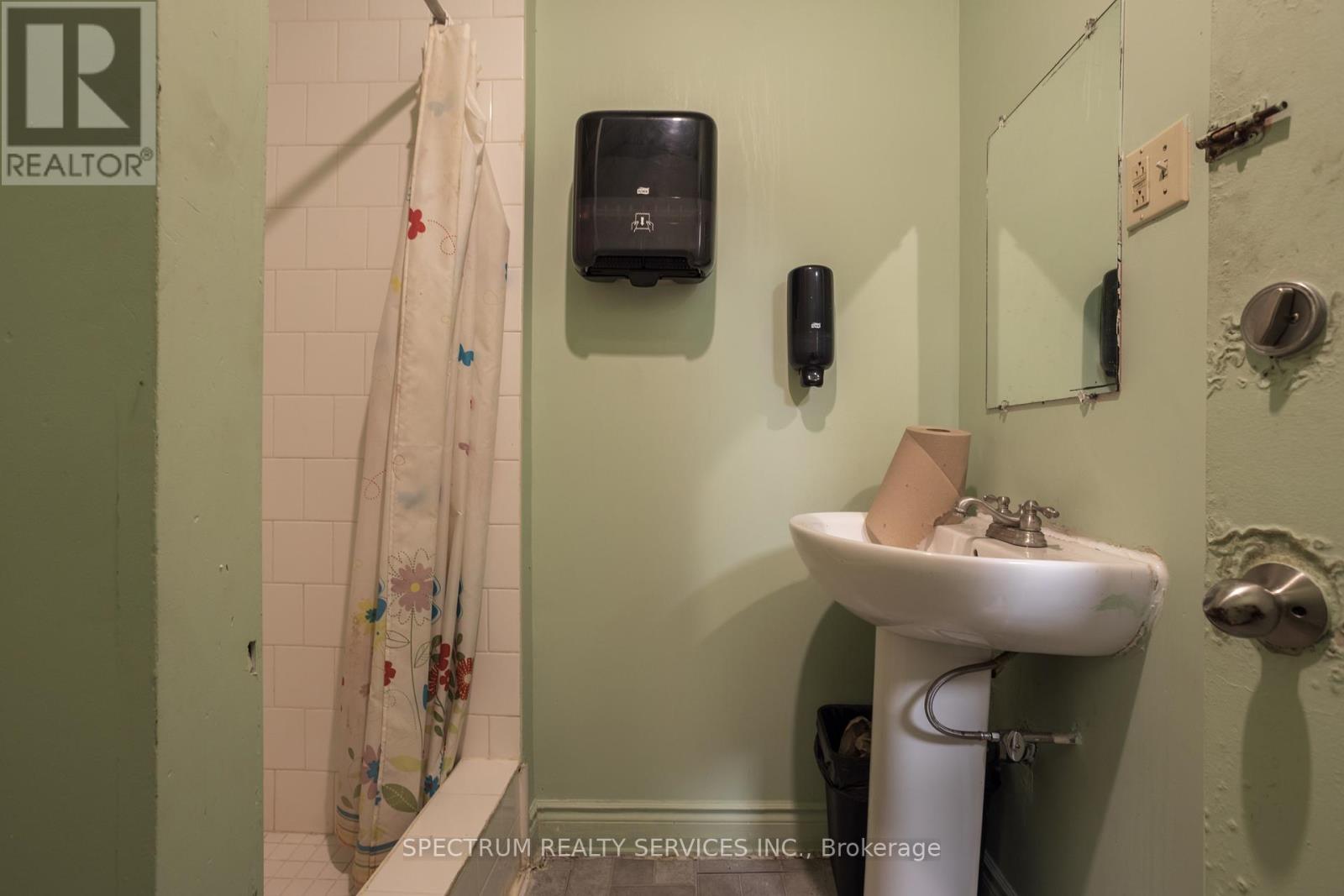 1005 2nd Avenue E, Owen Sound, Ontario  N4K 2H8 - Photo 13 - X12457366