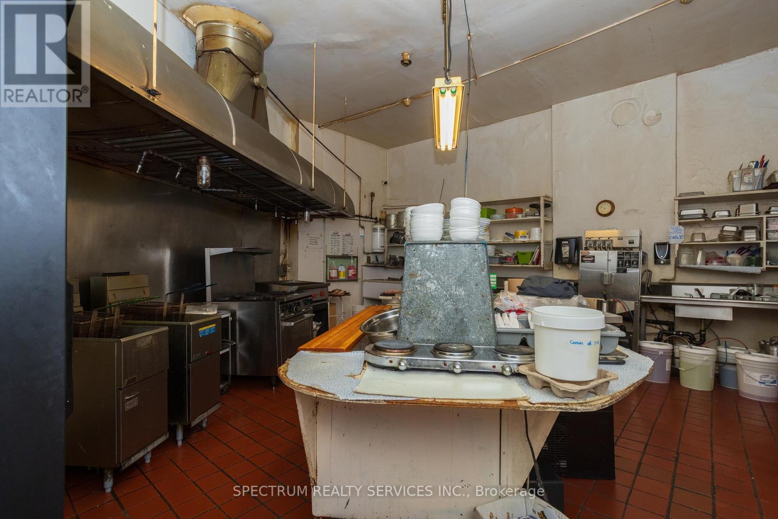 1005 2nd Avenue E, Owen Sound, Ontario  N4K 2H8 - Photo 31 - X12457366