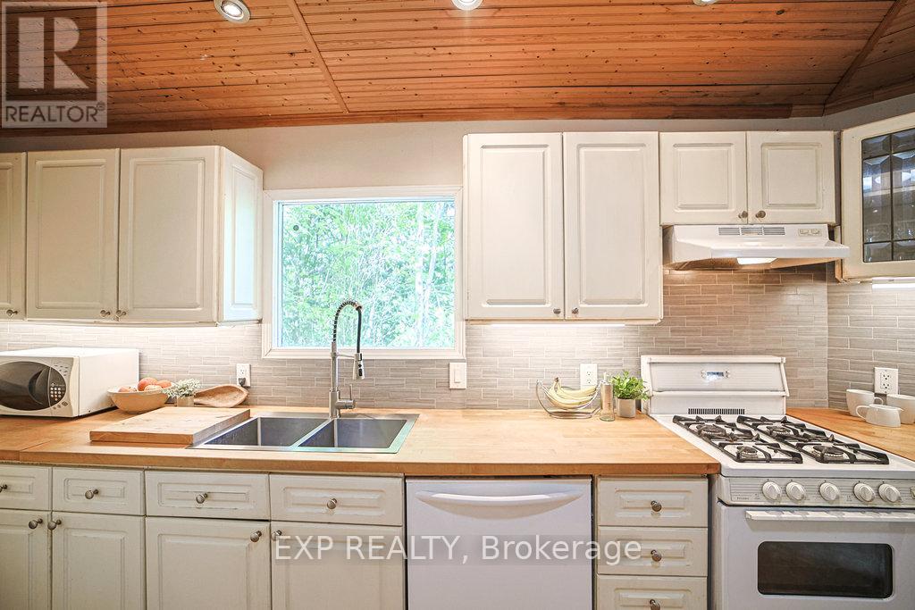 565 West Diamond Lake Road, Hastings Highlands, Ontario  K0L 2A0 - Photo 10 - X12457368
