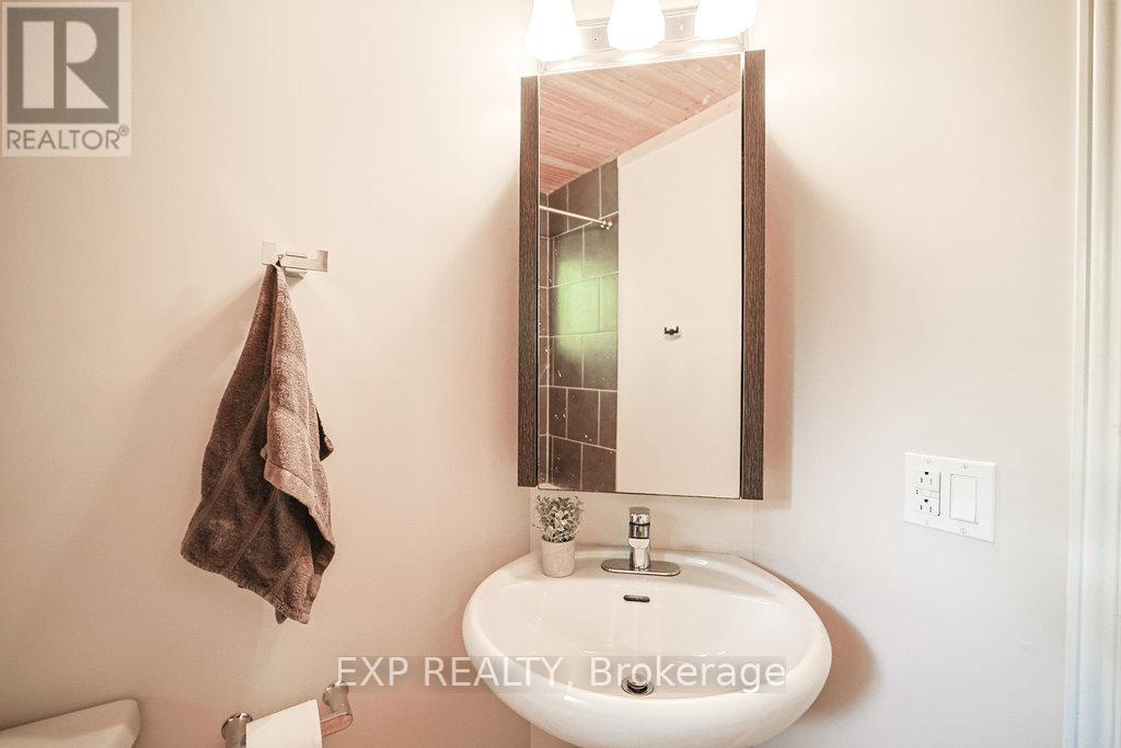 565 West Diamond Lake Road, Hastings Highlands, Ontario  K0L 2A0 - Photo 20 - X12457368