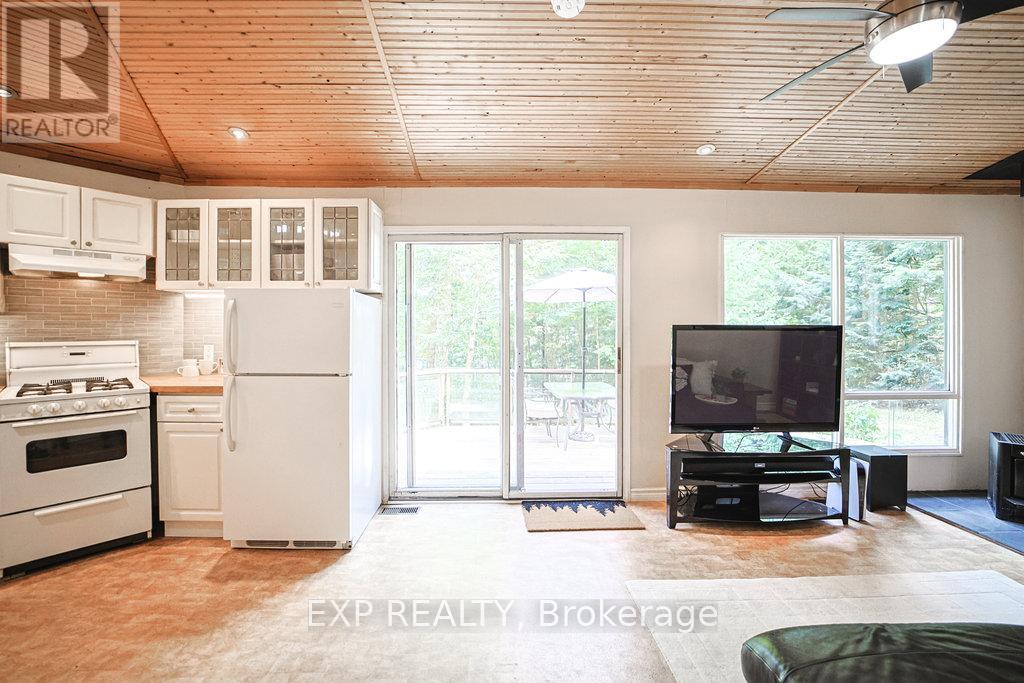 565 West Diamond Lake Road, Hastings Highlands, Ontario  K0L 2A0 - Photo 22 - X12457368