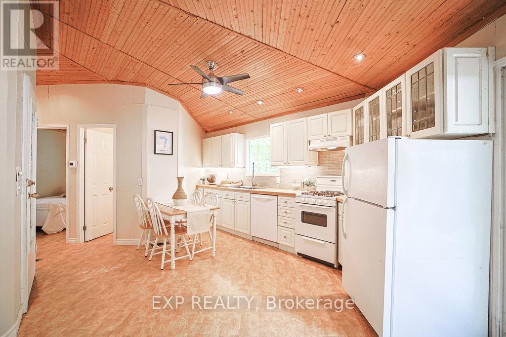 565 West Diamond Lake Road, Hastings Highlands, Ontario  K0L 2A0 - Photo 9 - X12457368