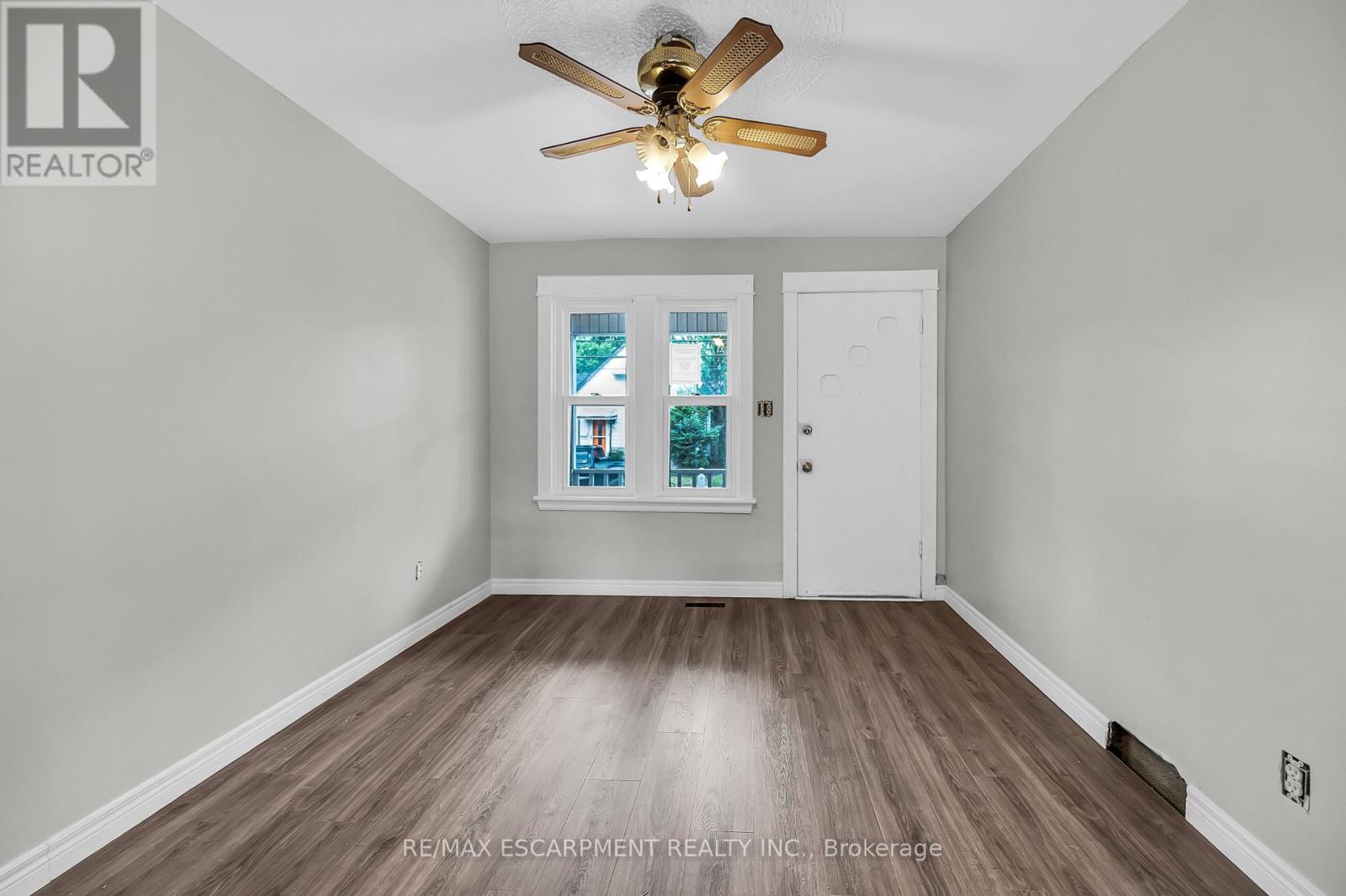 1256 Cannon Street E, Hamilton, Ontario  L8H 1V3 - Photo 4 - X12457370