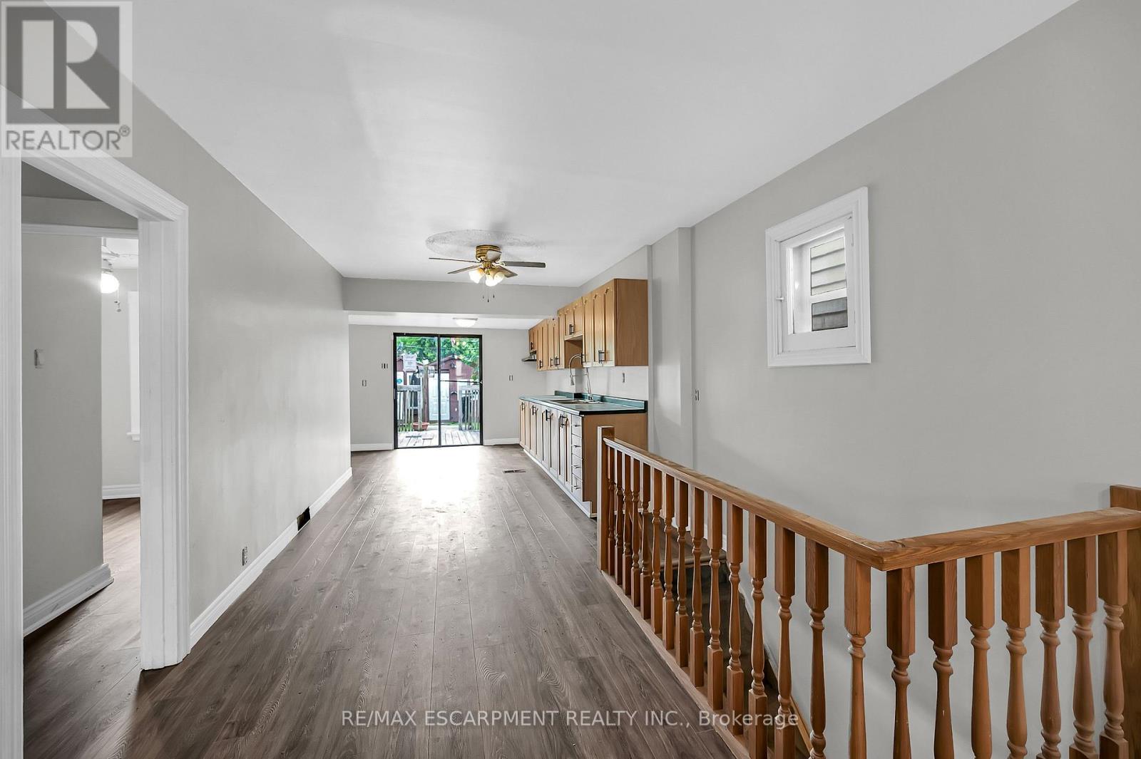 1256 Cannon Street E, Hamilton, Ontario  L8H 1V3 - Photo 6 - X12457370