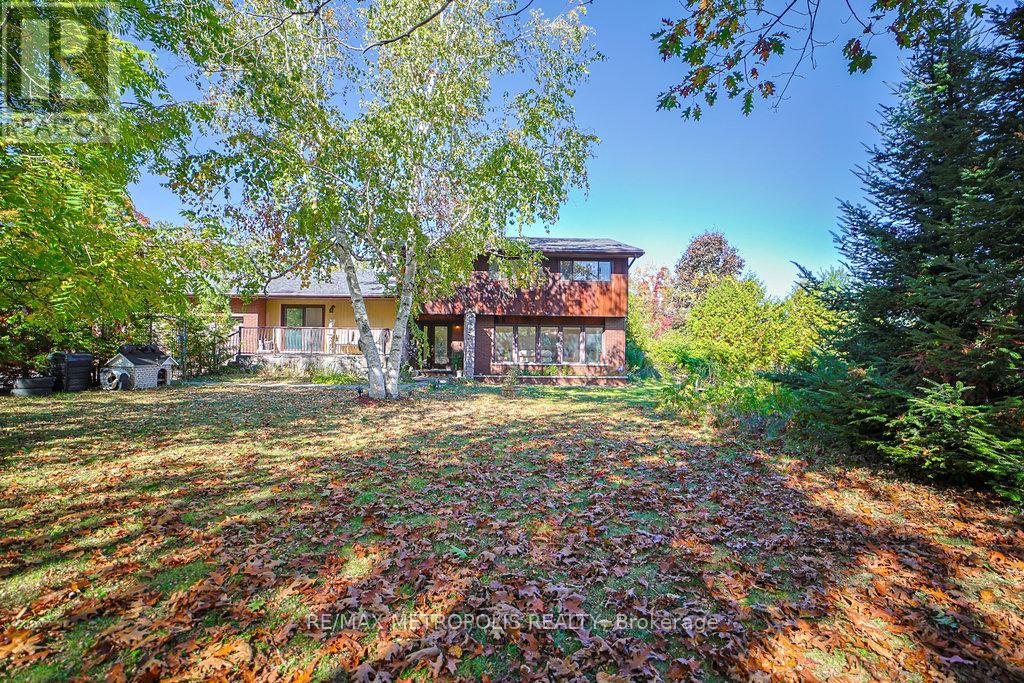 186 Pinedale Lane, Gravenhurst, Ontario  P1P 1B4 - Photo 3 - X12457381