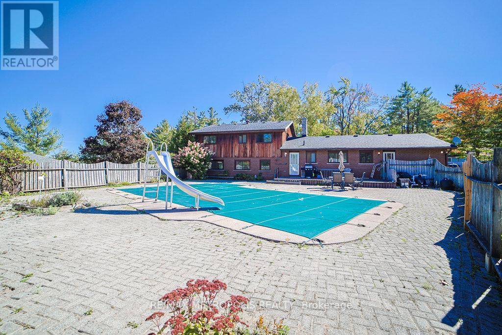 186 Pinedale Lane, Gravenhurst, Ontario  P1P 1B4 - Photo 32 - X12457381