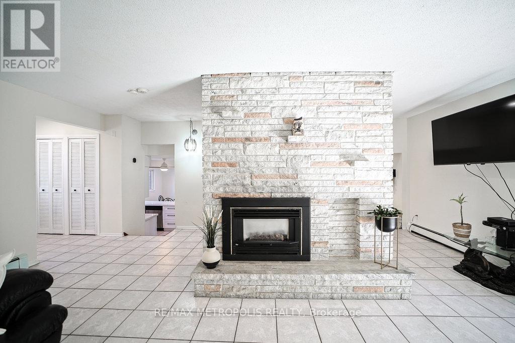 186 Pinedale Lane, Gravenhurst, Ontario  P1P 1B4 - Photo 7 - X12457381