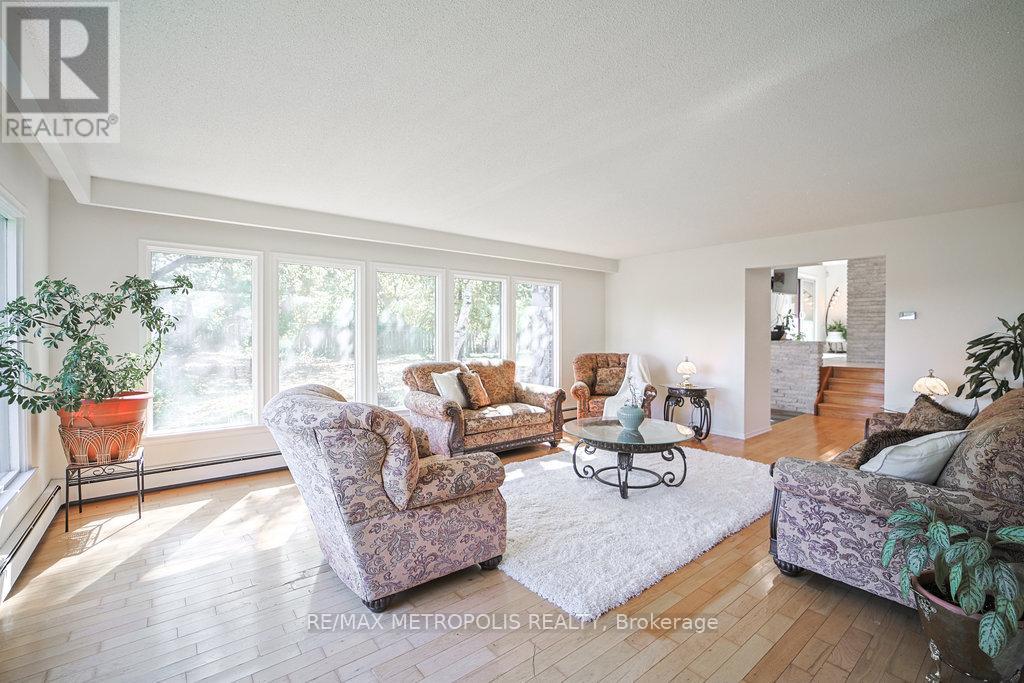 186 Pinedale Lane, Gravenhurst, Ontario  P1P 1B4 - Photo 8 - X12457381