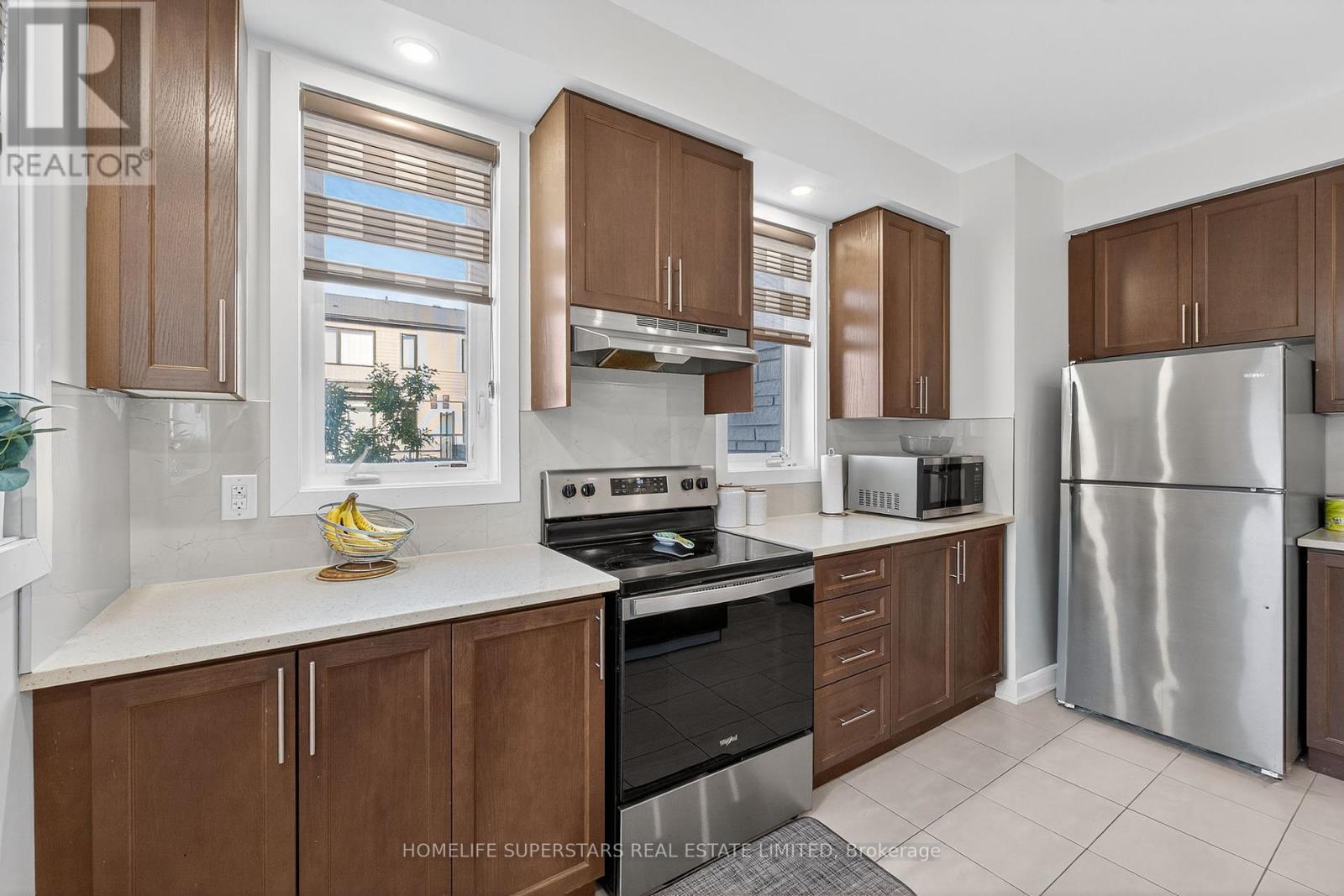 130 - 590 North Service Road, Hamilton, Ontario  L8E 0K5 - Photo 17 - X12457394