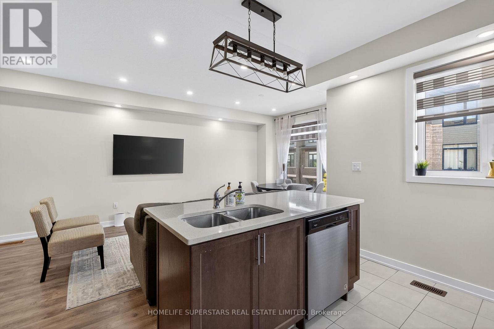 130 - 590 North Service Road, Hamilton, Ontario  L8E 0K5 - Photo 19 - X12457394