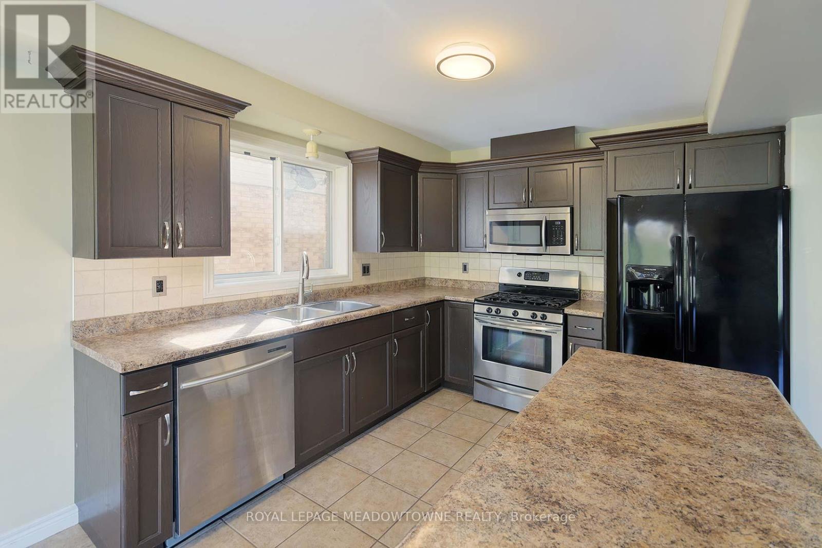 47 Plum Tree Lane, Grimsby, Ontario  L3M 5T5 - Photo 16 - X12457400
