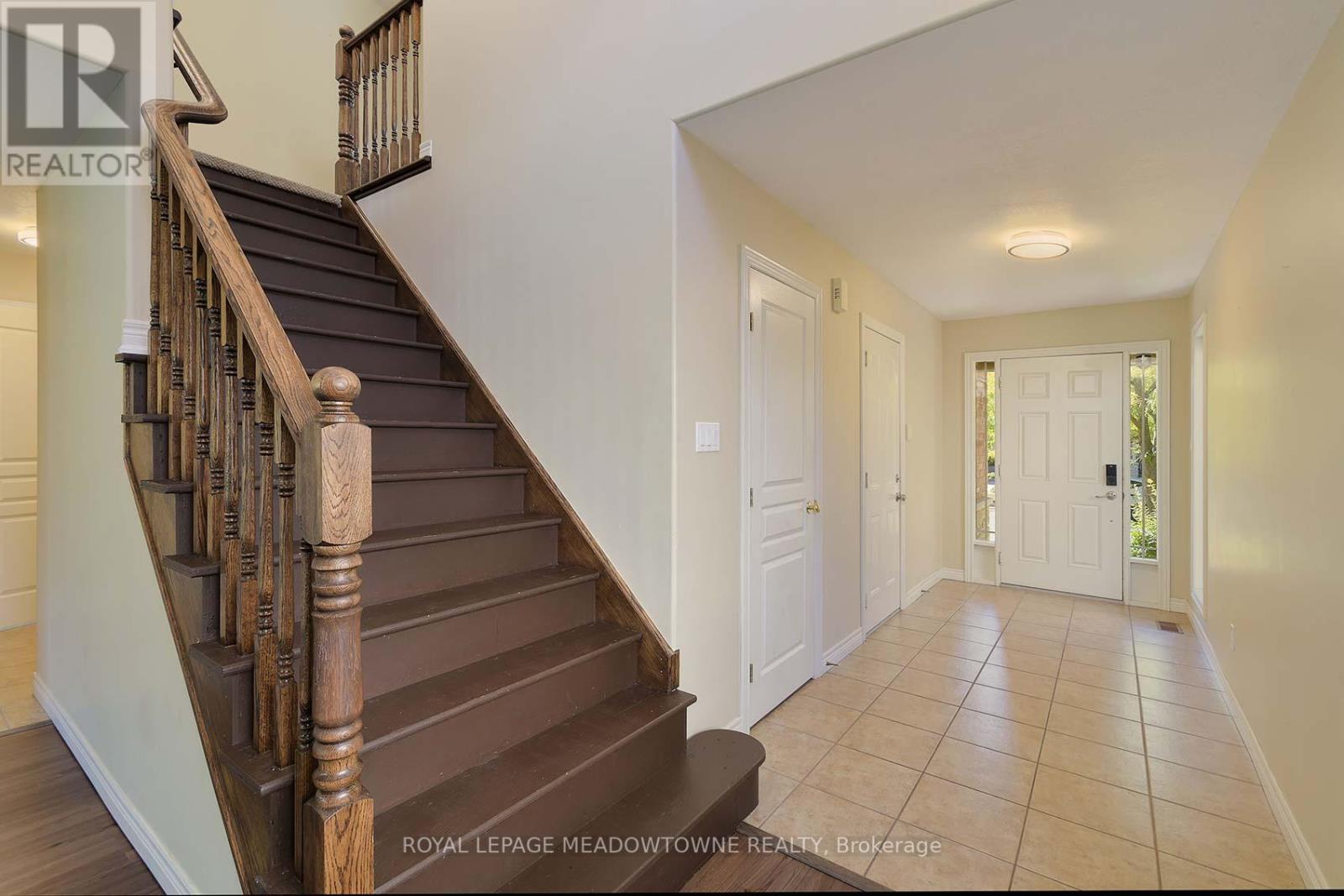 47 Plum Tree Lane, Grimsby, Ontario  L3M 5T5 - Photo 6 - X12457400