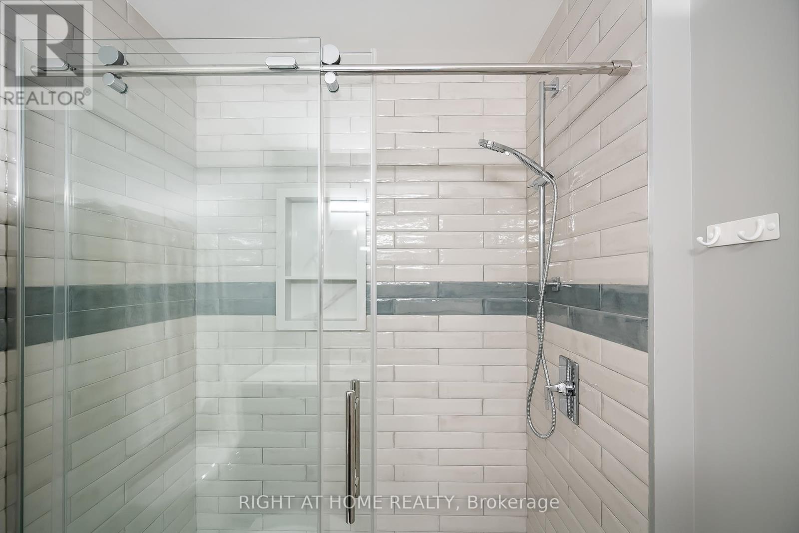 33 - 88 Lakeport Road, St. Catharines, Ontario  L2N 4P8 - Photo 28 - X12457419