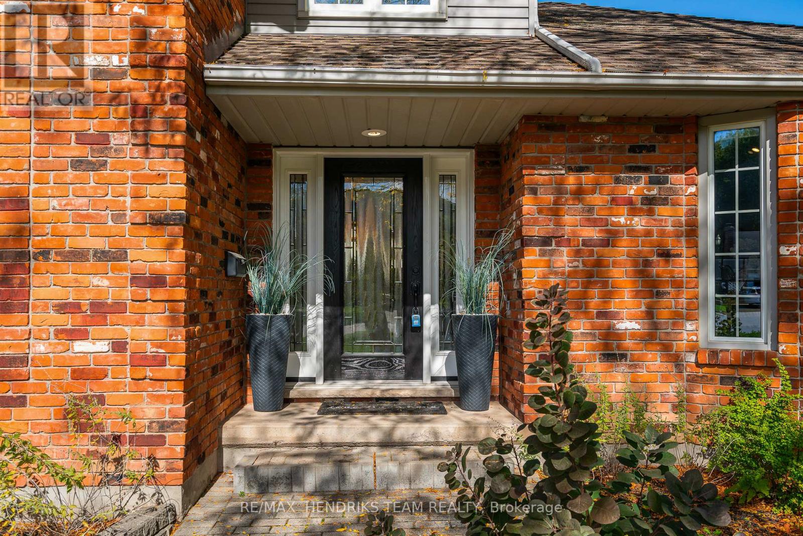 2905 Butler's Walk, Lincoln, Ontario  L0R 1S0 - Photo 3 - X12457320