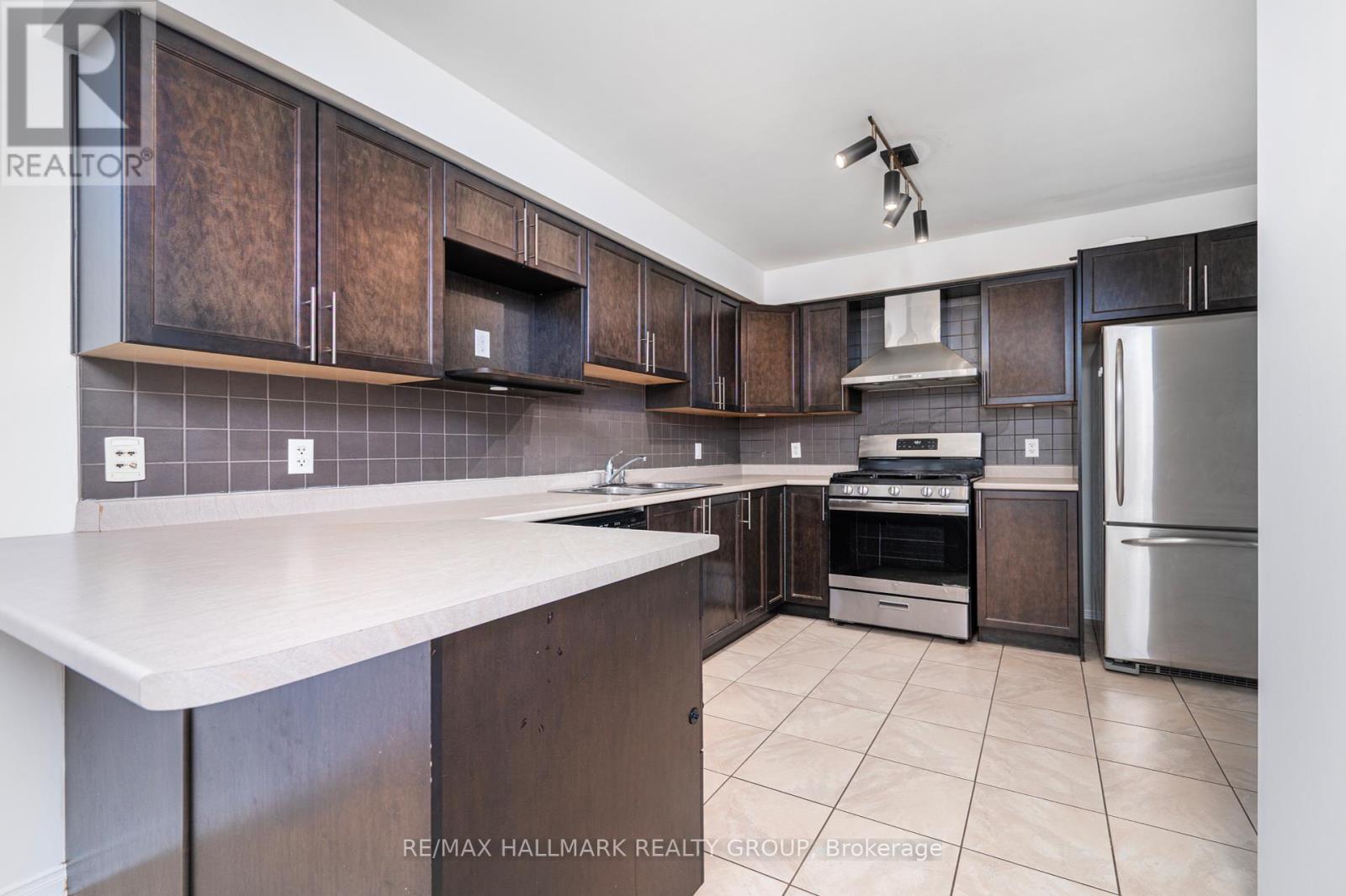 306 Tabaret Street, Ottawa, Ontario  K2M 0B8 - Photo 14 - X12457455