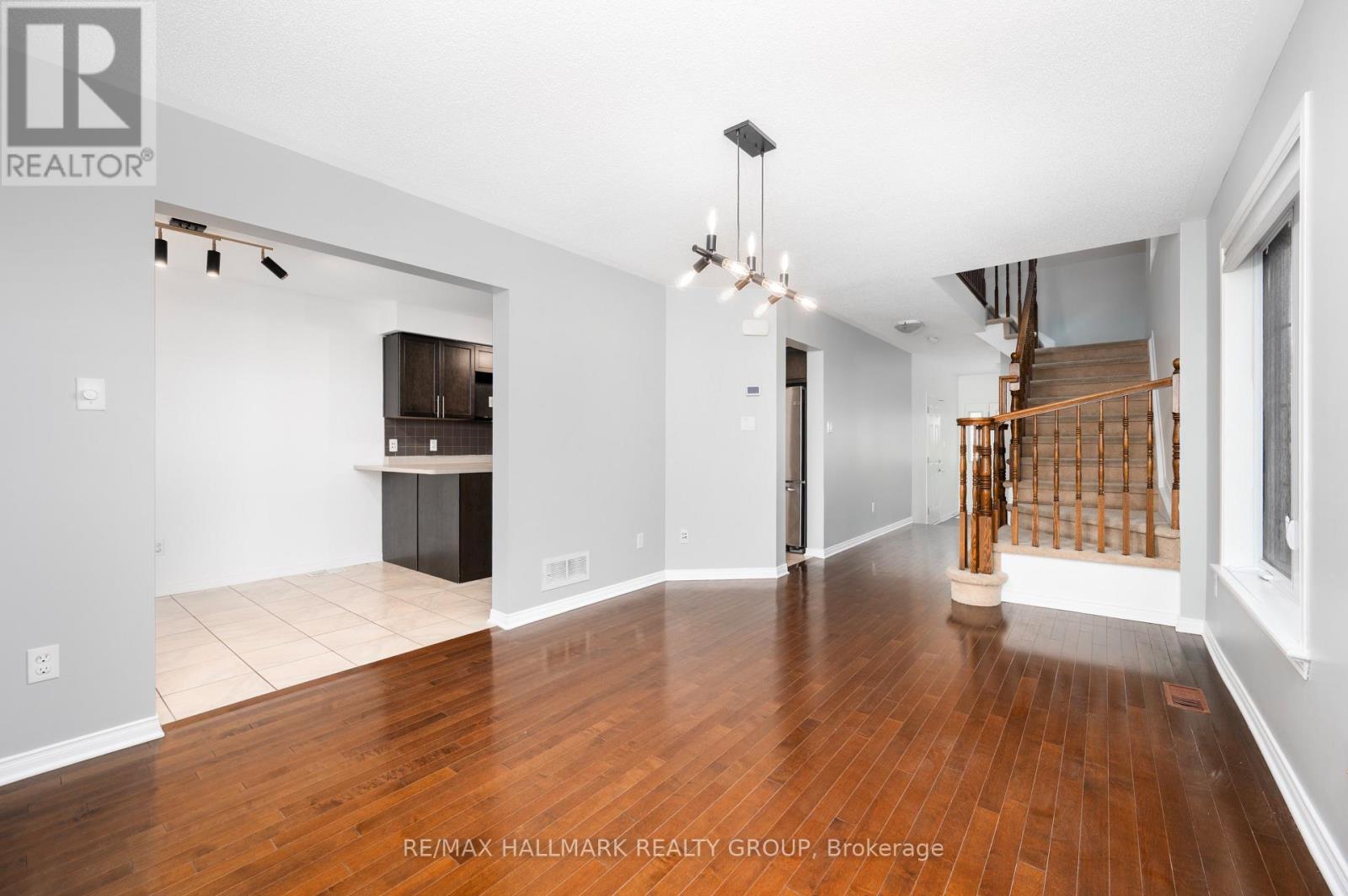 306 Tabaret Street, Ottawa, Ontario  K2M 0B8 - Photo 6 - X12457455