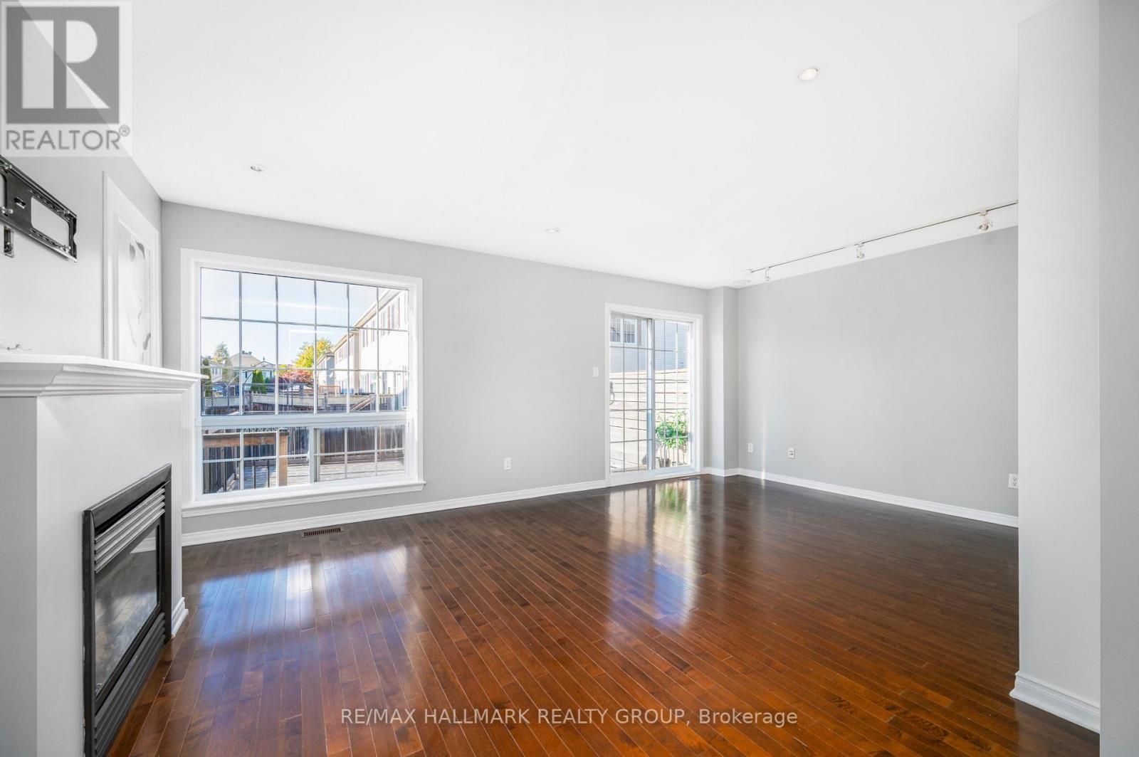 306 Tabaret Street, Ottawa, Ontario  K2M 0B8 - Photo 9 - X12457455