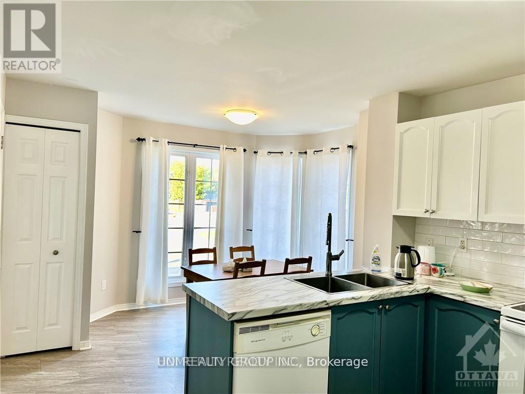 840 Longfields Drive, Ottawa, Ontario  K2J 0J3 - Photo 5 - X12457470