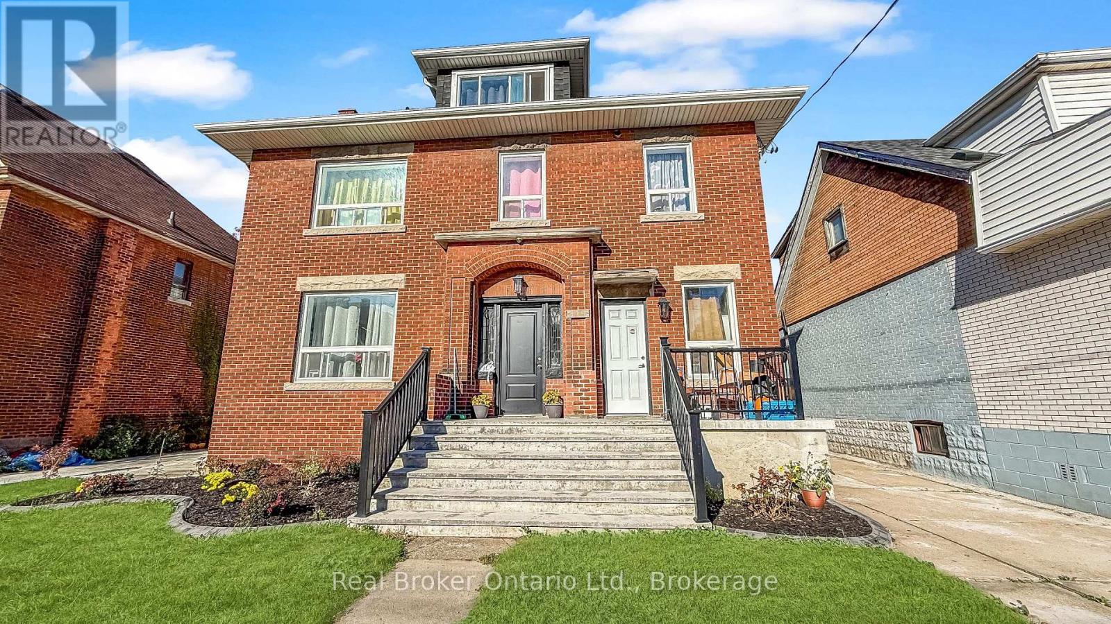 119 Ottawa Street N, Hamilton, Ontario  L8H 3Y9 - Photo 2 - X12457448