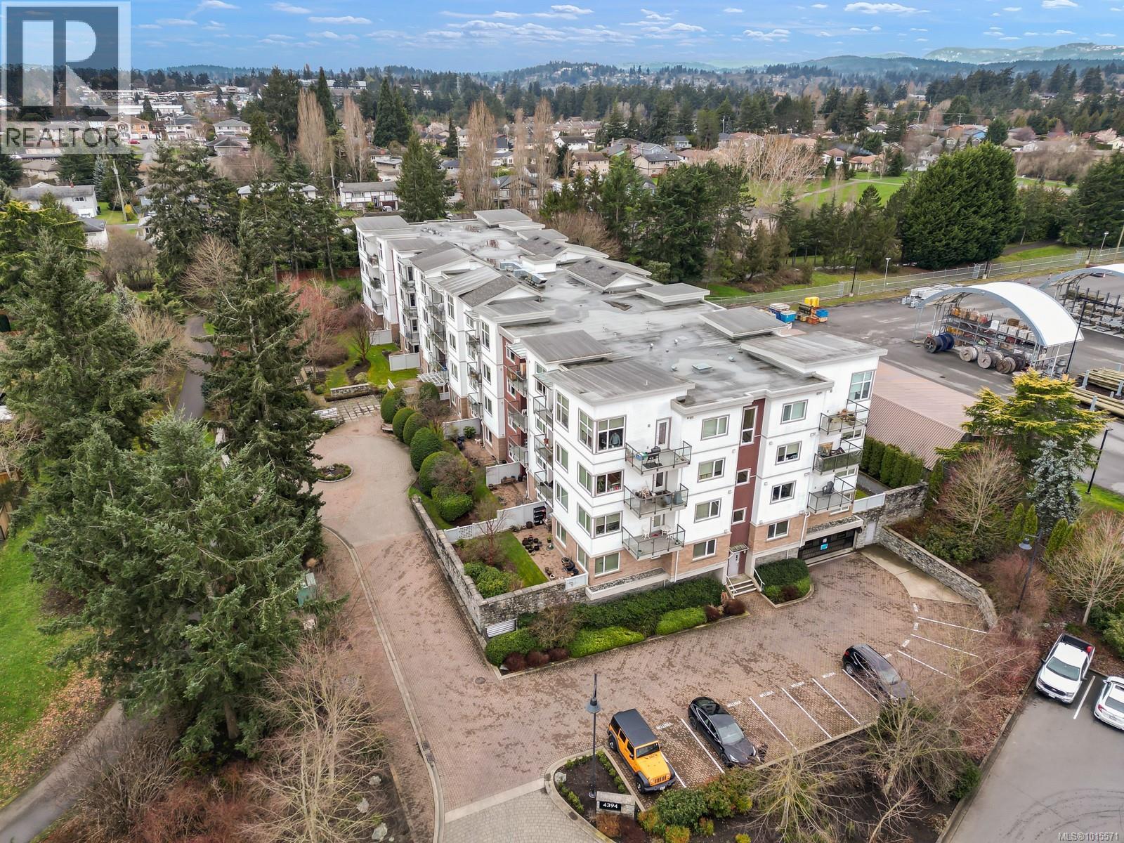310 4394 West Saanich Rd, Saanich, British Columbia  V8Z 3E9 - Photo 2 - 1015571