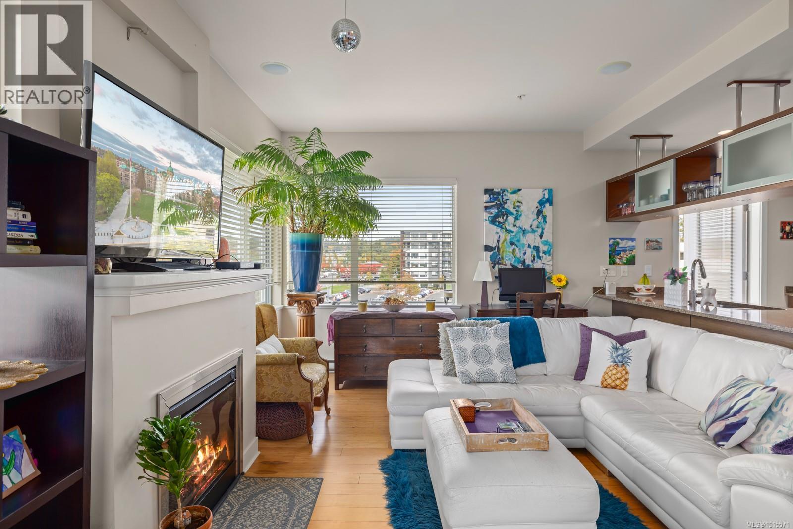 310 4394 West Saanich Rd, Saanich, British Columbia  V8Z 3E9 - Photo 6 - 1015571