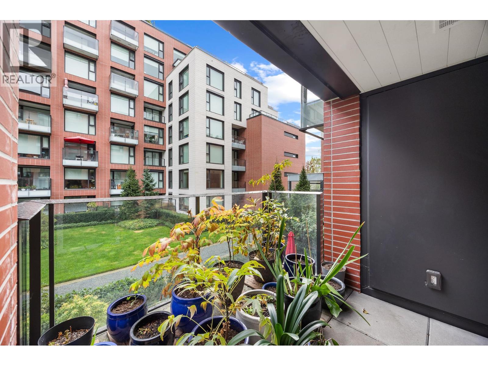 305 1571 W 57th Avenue, Vancouver, British Columbia  V6P 0H7 - Photo 19 - R3057505