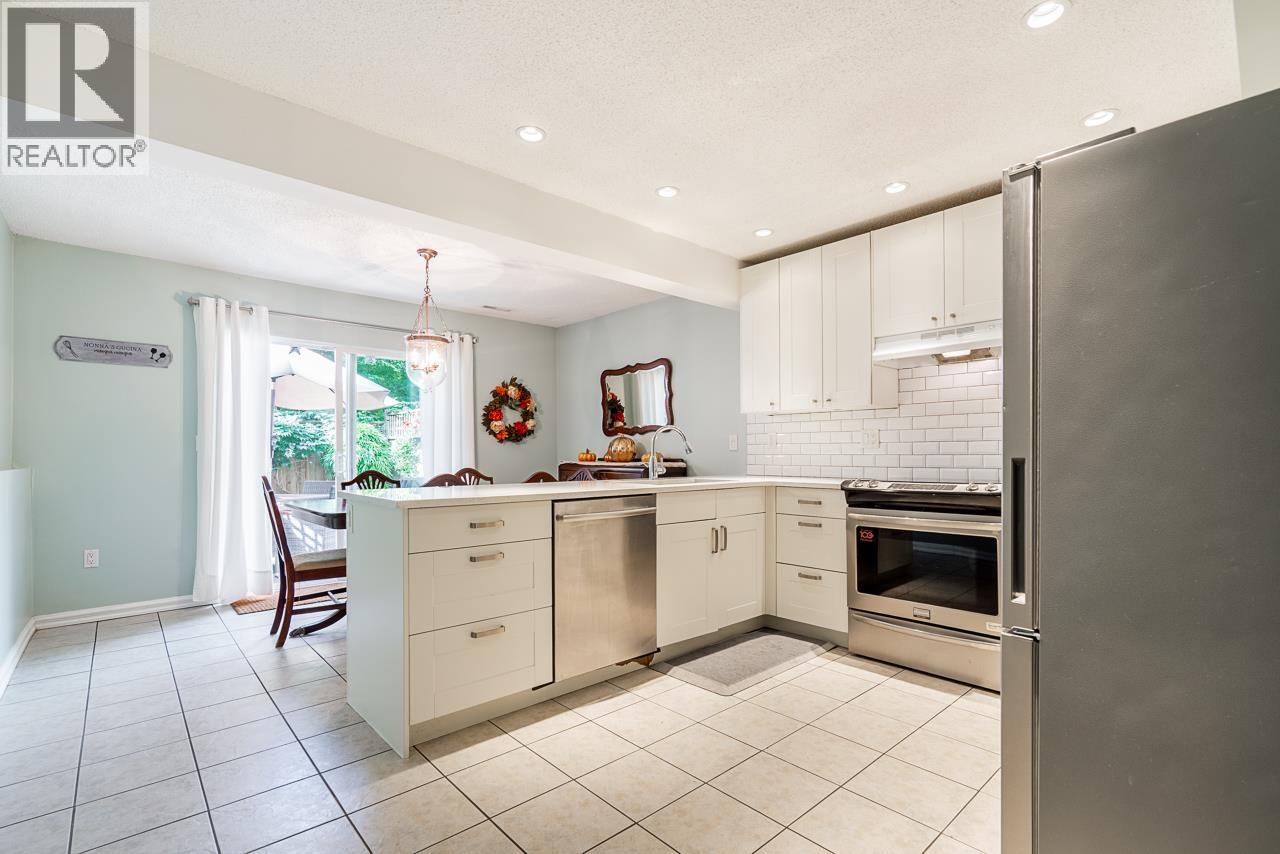 250 Balmoral Place, Port Moody, British Columbia  V3H 4B9 - Photo 5 - R3057526